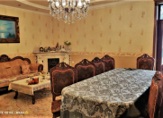 İcarəyə verilir 3 otaqlı 130 m2 köhnə tikili 28 May m.