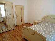 İcarəyə verilir 3 otaqlı 60 m2 köhnə tikili İçəri Şəhər m.