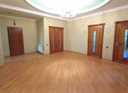 Satılır 4 otaqlı 170 m2 yeni tikili İnşaatçılar m.