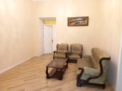 İcarəyə verilir 2 otaqlı 70 m2 köhnə tikili Azərbaycan kinoteatrı