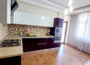 İcarəyə verilir 3 otaqlı 135 m2 yeni tikili Elmlər Akademiyası m.