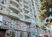 Satılır 3 otaqlı 150 m2 yeni tikili AGA Business Center