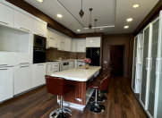 Satılır 4 otaqlı 208 m2 yeni tikili Ağ şəhər