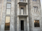 Satılır 12 otaqlı 550 m2 həyət evi Binə