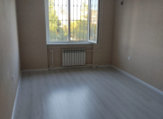 Satılır 4 otaqlı 108 m2 köhnə tikili Əhmədli m.