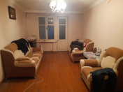 Satılır 3 otaqlı 75 m2 köhnə tikili Qara Qarayev m.