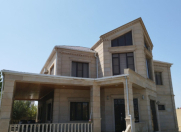 Satılır 8 otaqlı 350 m2 həyət evi Novxanı