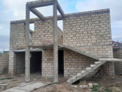 Satılır 5 otaqlı 3 m2 həyət evi Saray