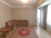 Satılır 4 otaqlı 150 m2 köhnə tikili Həzi Aslanov m.