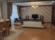 Satılır 4 otaqlı 200 m2 yeni tikili Nizami m.