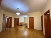 Satılır 3 otaqlı 120 m2 yeni tikili Nizami m.