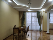 Satılır 3 otaqlı 178 m2 yeni tikili Nizami m.