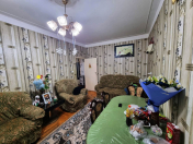 Satılır 4 otaqlı 100 m2 köhnə tikili Bakıxanov