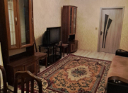 İcarəyə verilir 2 otaqlı 45 m2 köhnə tikili Memar Əcəmi m.