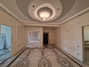 Satılır 4 otaqlı 240 m2 yeni tikili Nizami m.