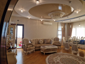 Satılır 5 otaqlı 220 m2 yeni tikili Şah İsmayıl Xətai m.