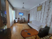 Satılır 2 otaqlı 73 m2 köhnə tikili Bakıxanov