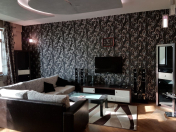 İcarəyə verilir 3 otaqlı 140 m2 yeni tikili Nizami m.