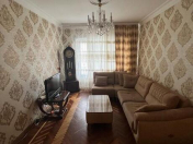 Satılır 4 otaqlı 100 m2 köhnə tikili Gənclik m.