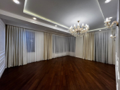 Satılır 3 otaqlı 175 m2 yeni tikili Tibb Universiteti