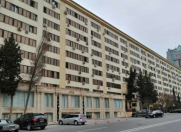 Satılır 4 otaqlı 120 m2 köhnə tikili Gənclik m.