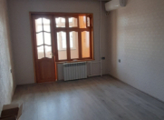 Satılır 2 otaqlı 60 m2 köhnə tikili Neapol dairəsi