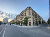 Satılır 5 otaqlı 215 m2 yeni tikili Şah İsmayıl Xətai m.