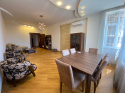 Satılır 3 otaqlı 160 m2 yeni tikili Elmlər Akademiyası m.