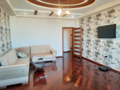 İcarəyə verilir 2 otaqlı 100 m2 yeni tikili 20 yanvar m.