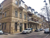 Satılır 5 otaqlı 145 m2 köhnə tikili Nizami m.