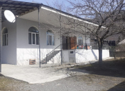 İcarəyə verilir 3 otaqlı 150 m2 həyət evi Şəki