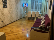 Satılır 3 otaqlı 92 m2 köhnə tikili Elmlər Akademiyası m.