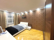 Satılır 9 otaqlı 78 m2 köhnə tikili Gənclik m.