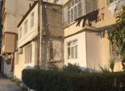Satılır 2 otaqlı 43 m2 köhnə tikili İnşaatçılar m.