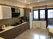 Satılır 3 otaqlı 102 m2 yeni tikili Elmlər Akademiyası m.