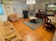 Satılır 4 otaqlı 130 m2 köhnə tikili Zərifə Əliyeva adına park