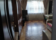 Satılır 4 otaqlı 95 m2 köhnə tikili Elmlər Akademiyası m.