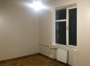 Satılır 2 otaqlı 35 m2 köhnə tikili İnşaatçılar m.