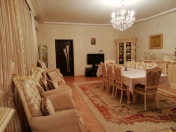 Satılır 5 otaqlı 180 m2 həyət evi İnşaatçılar m.