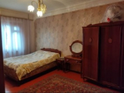 Satılır 4 otaqlı 110 m2 köhnə tikili Y.Günəşli