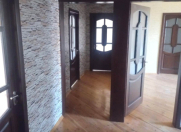 Satılır 5 otaqlı 130 m2 köhnə tikili Əhmədli m.