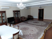 Satılır 4 otaqlı 200 m2 yeni tikili Gənclik m.