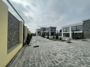 Satılır 4 otaqlı 20 m2 villa Şüvəlan Park ticarət mərkəzi