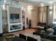 İcarəyə verilir 3 otaqlı 145 m2 yeni tikili Nizami m.