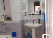 Satılır 2 otaqlı 50 m2 köhnə tikili Gənclik m.