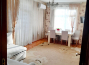 Satılır 2 otaqlı 60 m2 köhnə tikili Xalqlar Dostluğu m.