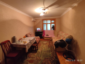 Satılır 2 otaqlı 80 m2 köhnə tikili Gənclik m.