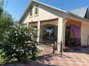 Satılır 4 otaqlı 100 m2 həyət evi Qax