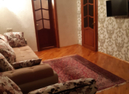 İcarəyə verilir 2 otaqlı 60 m2 köhnə tikili Elmlər Akademiyası m.