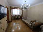 Satılır 3 otaqlı 67 m2 köhnə tikili Qara Qarayev m.